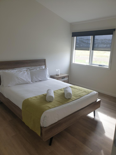 Bedroom 1, Lara Lodge, Greater Geelong - Pt C