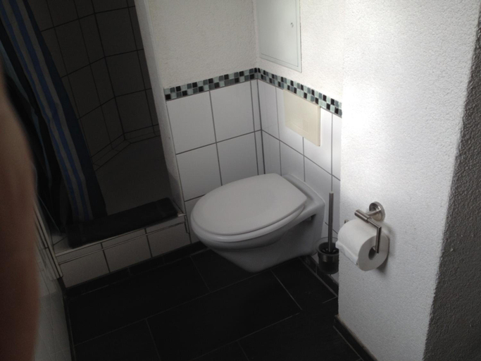 Bathroom 5, Hotel Saarland Lebach, Saarlouis