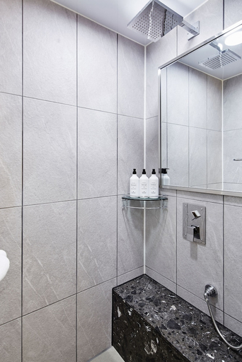 Bathroom 4, Ramada Hotel & Suites by Wyndham Gangwon Pyeongchang, Pyeongchang