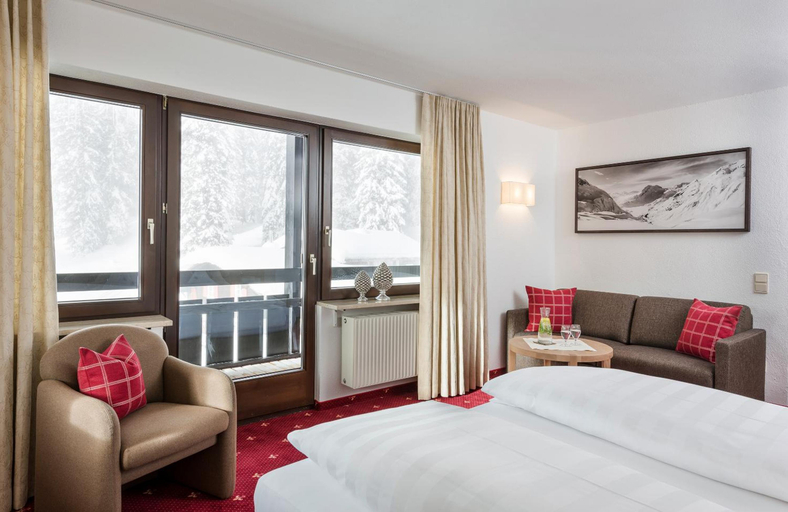 Bedroom 3, Cresta Alpin Sport Hotel, Bludenz