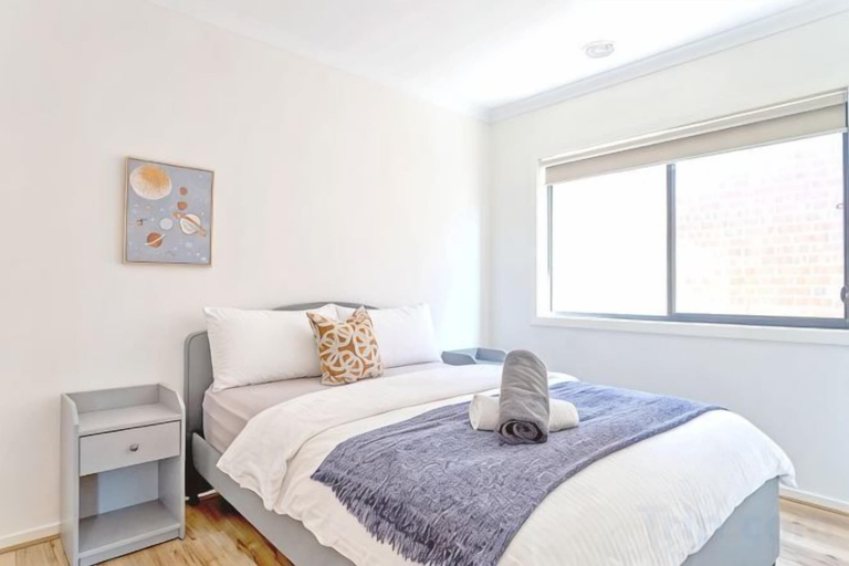 Room 4, Modern Clyde House Smart TVDryer, Casey - South