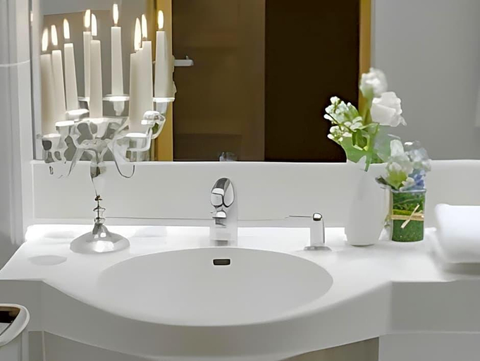 Bathroom 3, Golfhotel Restaurant Lindenhof, Wetteraukreis