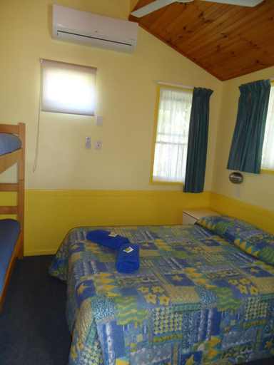 Bedroom 3, Sunlover Lodge, Livingstone - Pt B