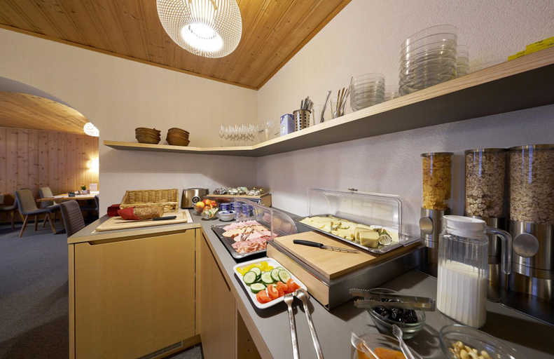 Food & Drinks 4, Aparthotel Grischuna, Inn
