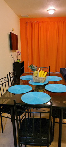 Room 4, Hermosa Paradise, Carrillo