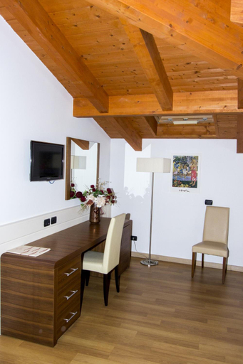 Exterior & Views 2, Hotel Eridano, Pavia