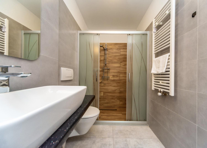 Bathroom 4, Hotel Marczewski, Bielsko-Biała