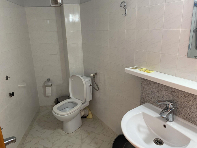 Bathroom 4, Aheloy, Pomorie