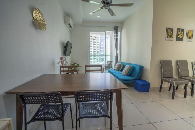 Interior 4, 2-bedroom condo with free parking on premises., Penang Island