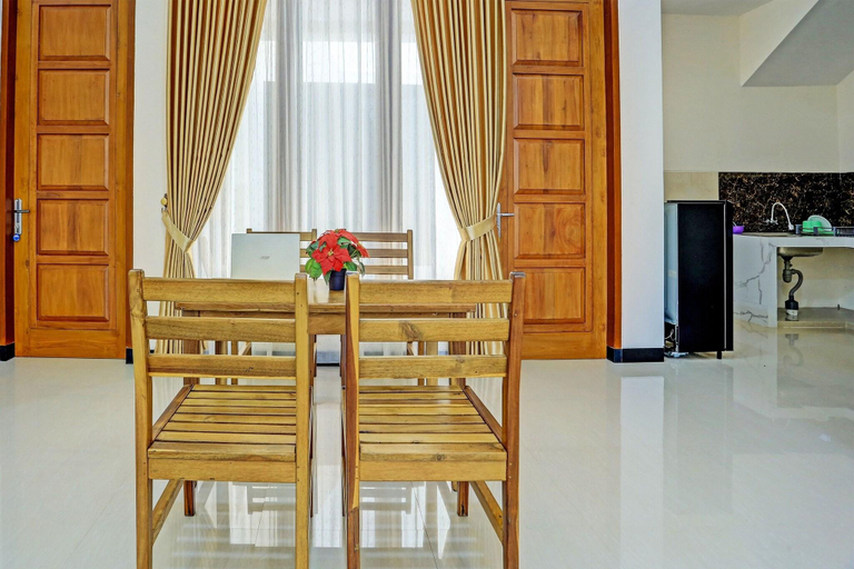 Lobby 2, Oyo Life 92321 Abiyan Villa Homestay Syariah, Malang