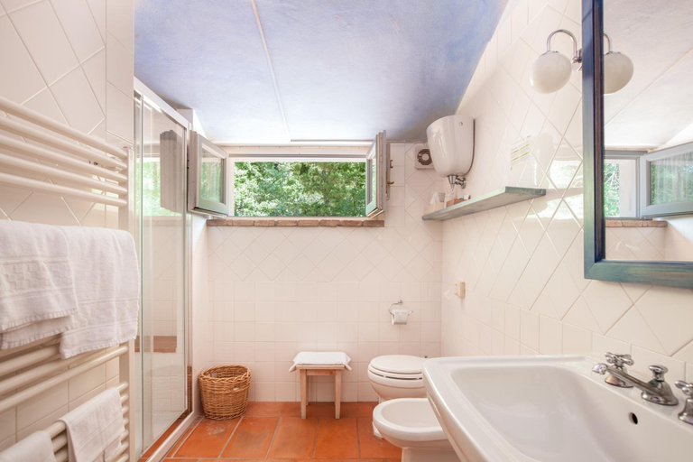 Bathroom 3, Sette Querce, Siena