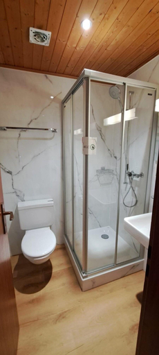 Bathroom 5, Hotel Fassbind Beausite, Interlaken