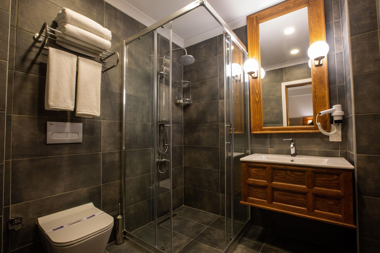 Bathroom 5, Zanike Hotel, Araklı
