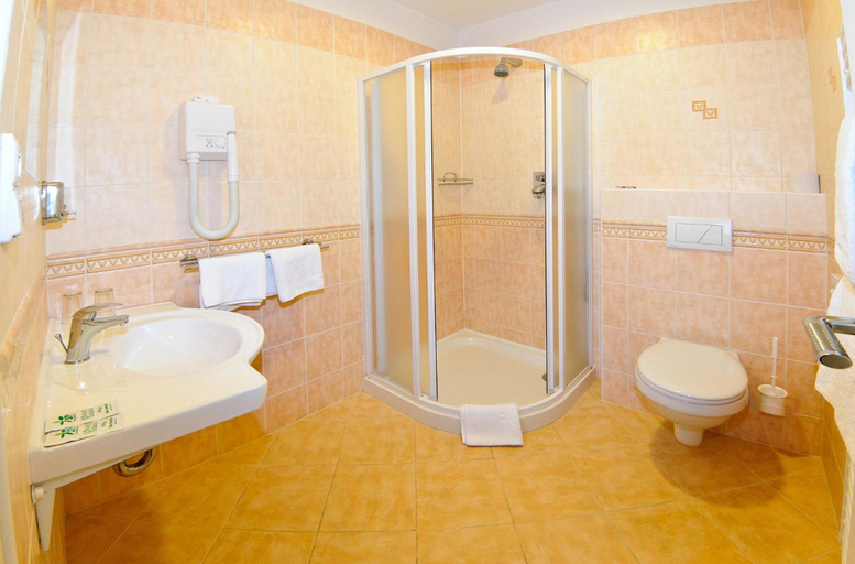 Bathroom 4, Alexis, Praha 2