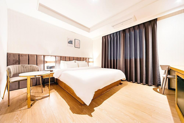 Bedroom 3, Hotel Lazy Heaven, Masan