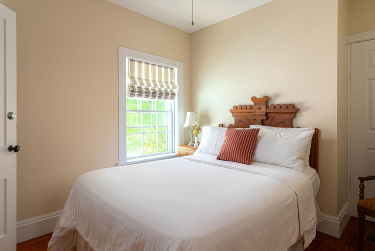 Bedroom 3, Port Albert Inn, Huron