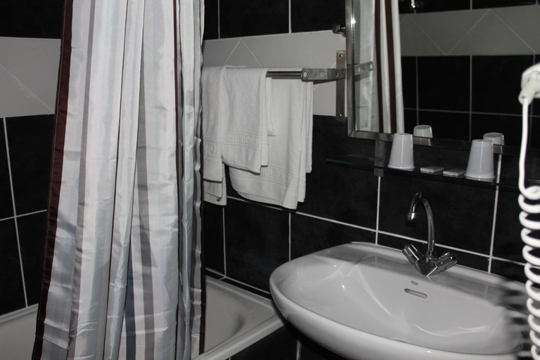 Bathroom 3, Les Canyons Du Verdon, Alpes-de-Haute-Provence