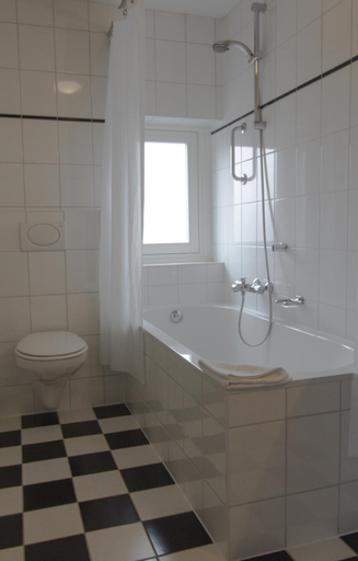 Bathroom 4, Hotel Boer Goossens, Sint-Michielsgestel