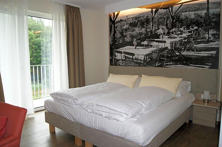 Bedroom 4, Hotel Restaurant Muckensee, Ostalbkreis