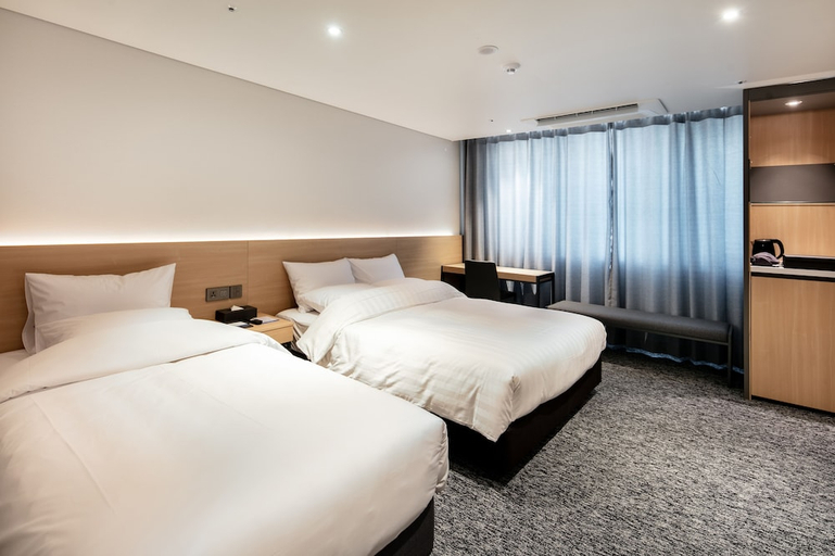 Bedroom 2, Icheon Sky Sun Hotel, Icheon