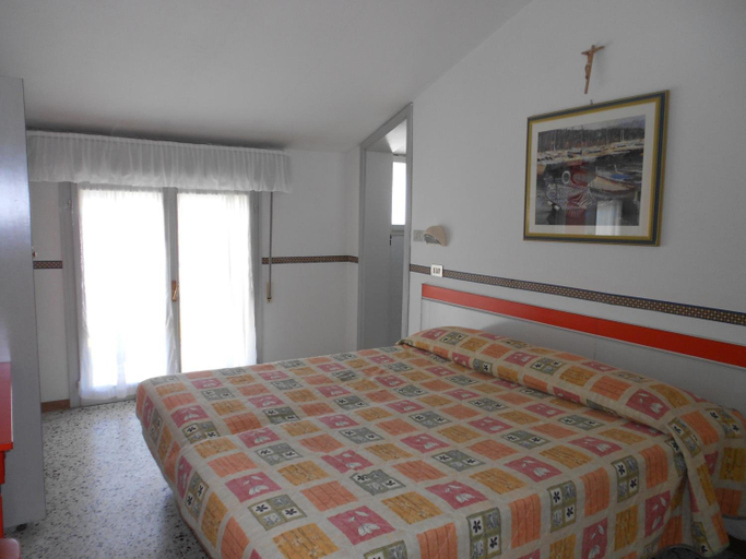Bedroom 2, Hotel Laguna Blu, Rimini