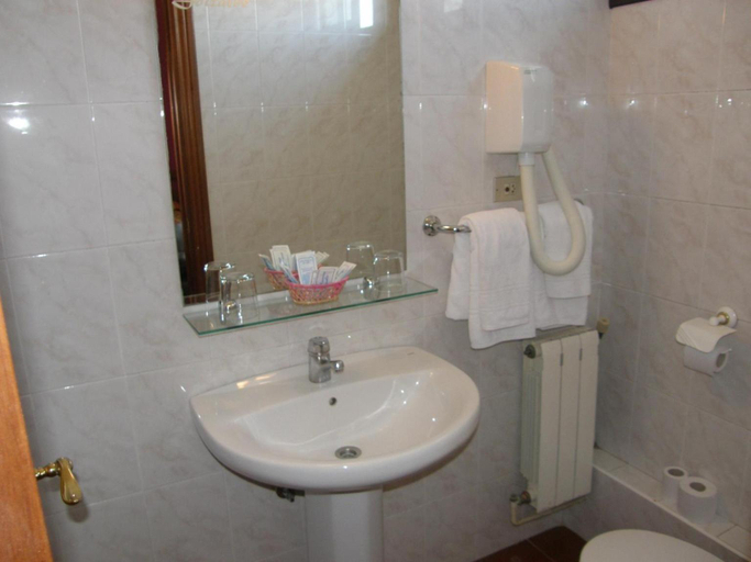 Bathroom 3, Hotel Goizalde, Vizcaya