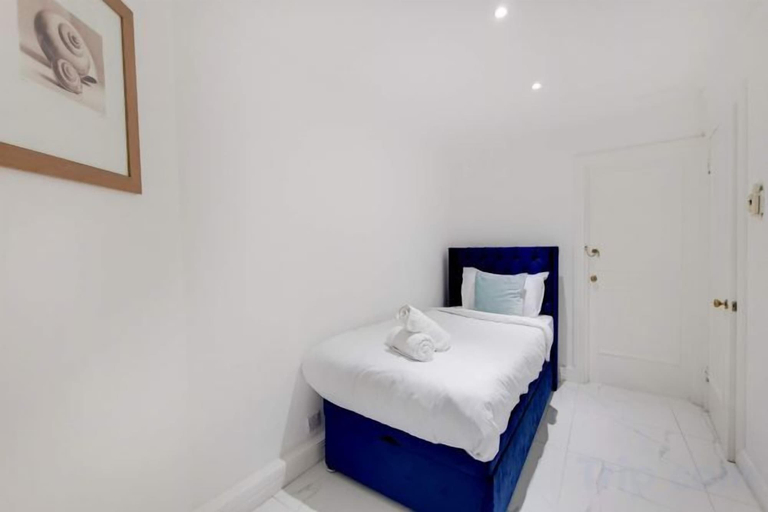 Room 3, Princess Court Residences, London