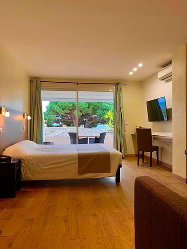 Room 3, Hv Tel Beau Soleil, Var
