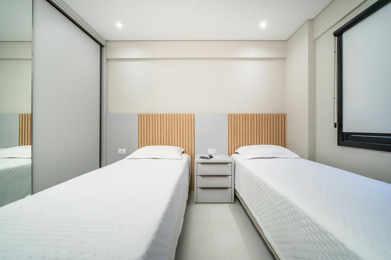 Room 5, Las Vegas, Bombinhas