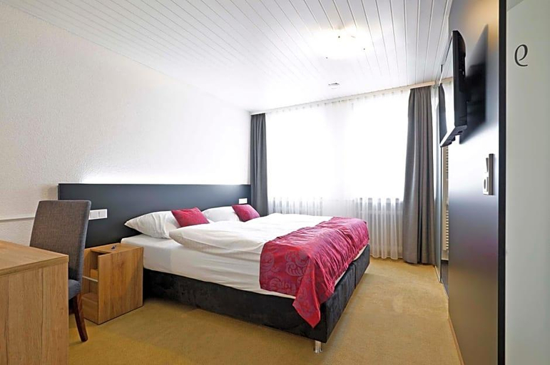 Bedroom 3, Landgasthof Lamm, Ostalbkreis