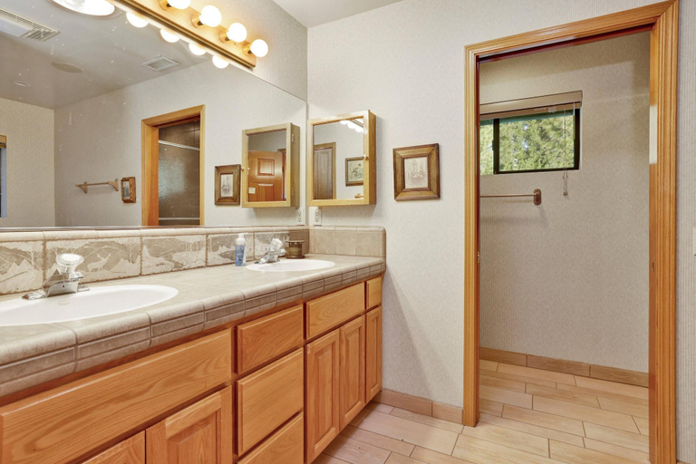 Bathroom 5, Eagle Point Lake House #2471, San Bernardino