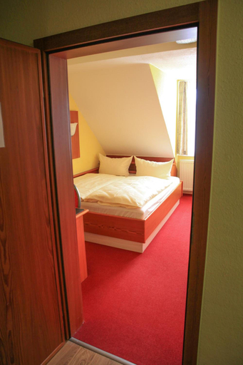 Bedroom 3, Hotel Garni Harzer Hof, Osterode am Harz