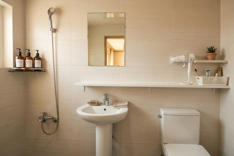 Bathroom 3, Ara Guesthouse, Sasang