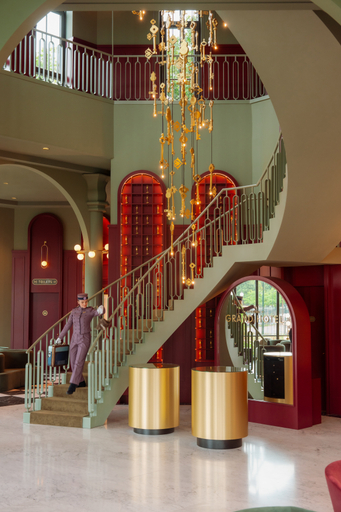 Lobby 4, Efteling Grand Hotel Ticket Included, Loon op Zand