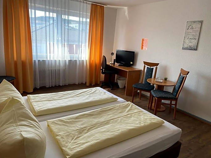 Bedroom 4, Hotel Sonne Haus 1, Rheingau-Taunus-Kreis
