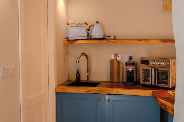 Room 2, Talbot House By Talbot Bons