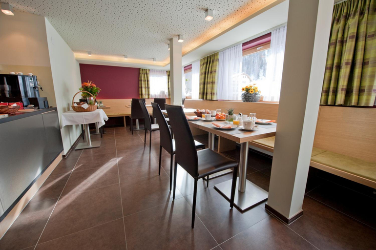 Food & Drinks 5, Hotel Garni Bergsonne, Inn