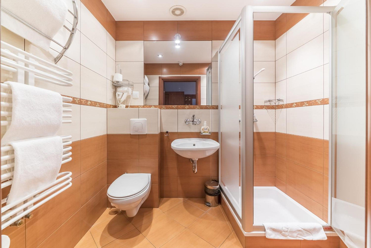 Bathroom 3, Hotel Doris, Oborniki
