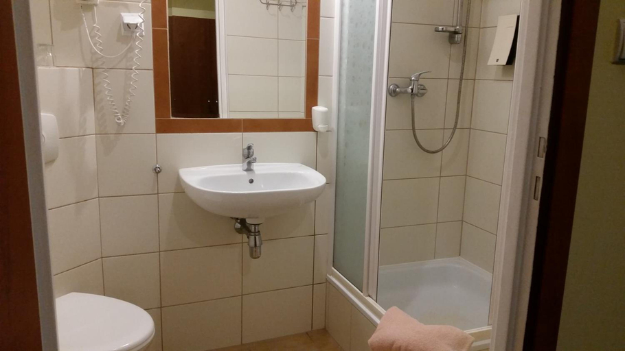 Bathroom 4, Hotel Kopernik, Braniewo