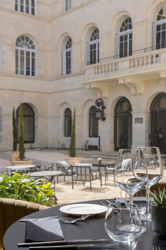 Terrace, Sowell Collection Le Grand Hôtel Dieu, Gard