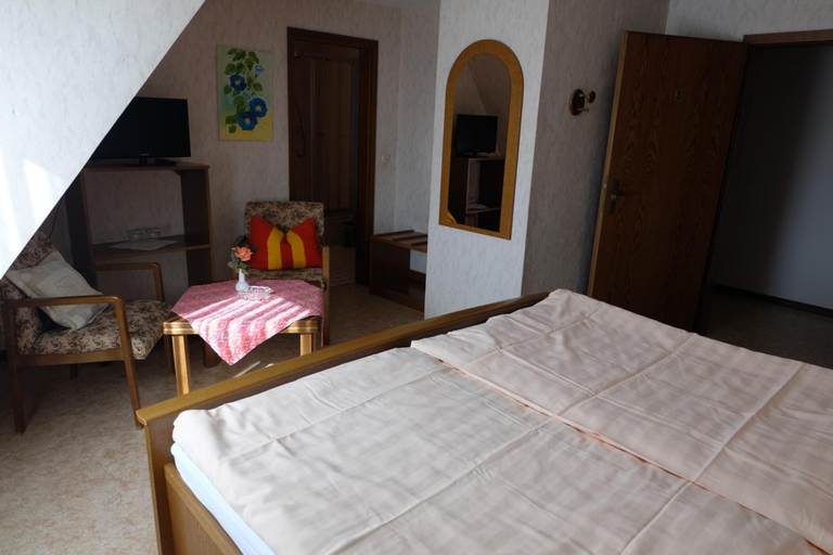Bedroom 5, Gasthaus Dernedde, Osterode am Harz