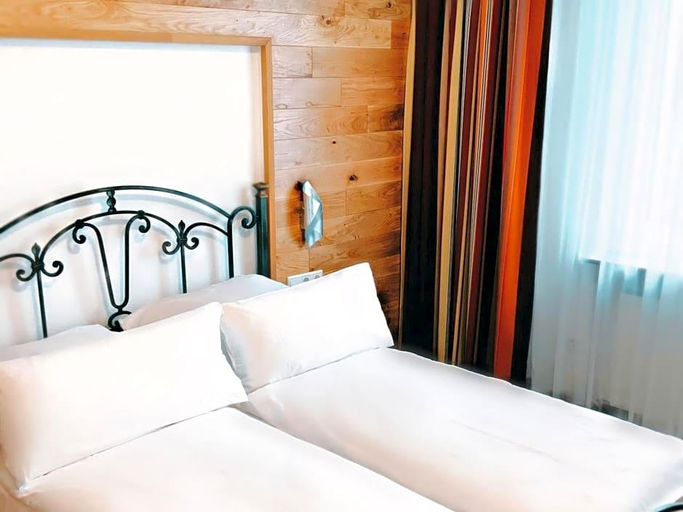 Bedroom 5, Donauhotel Ingolstadt, Ingolstadt
