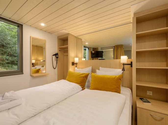 Bedroom 5, Hotel De Eemhof by Center Parcs, Zeewolde