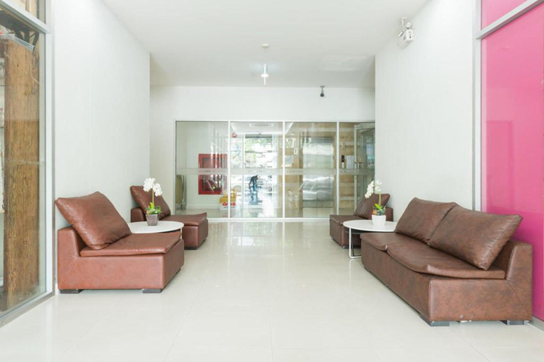 Public Area 2, J Park Chinnakhet, Lak Si