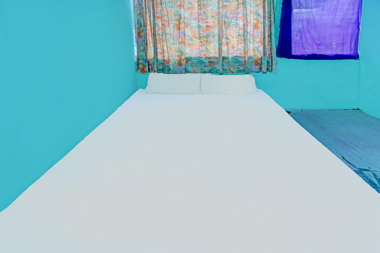 Room 2, Spot On 92167 Jodoh Stay Syariah, Batam
