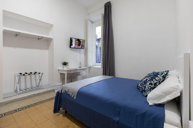Bedroom 3, Rooms 339, Napoli