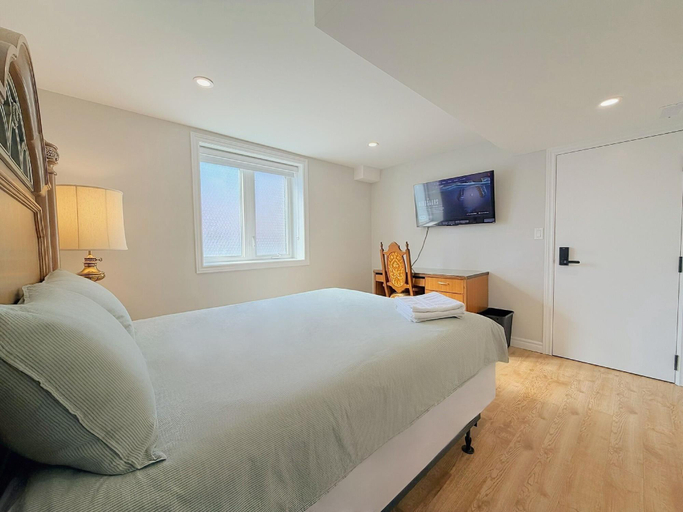Room 4, Cozy Home In Richmond Hill With Free Parking, York