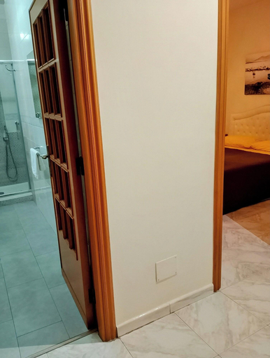 Bedroom 3, Antoniet, Napoli