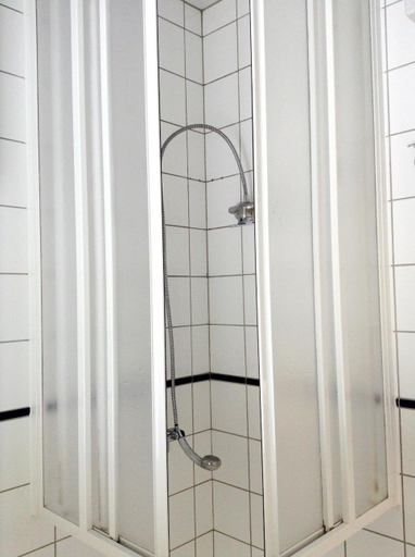 Bathroom 3, Thalinger Hof, Linz Land