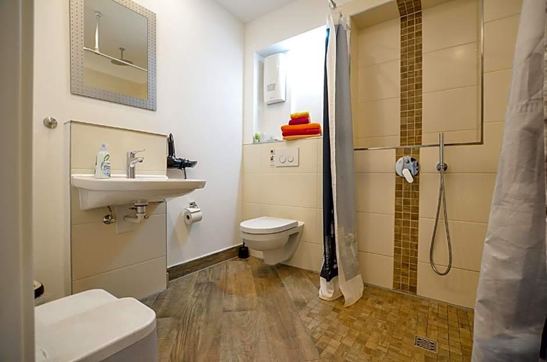 Bathroom 3, K314, Bonn
